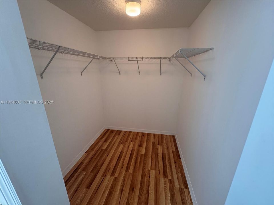 待售: $370,000 (3 贝兹, 2 浴室, 1187 平方英尺)