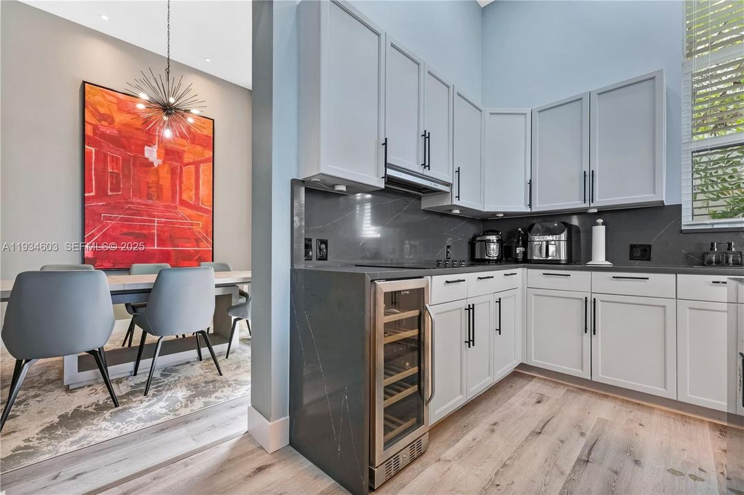 For Rent: $6,950 (3 beds, 2 baths, 2469 Square Feet)