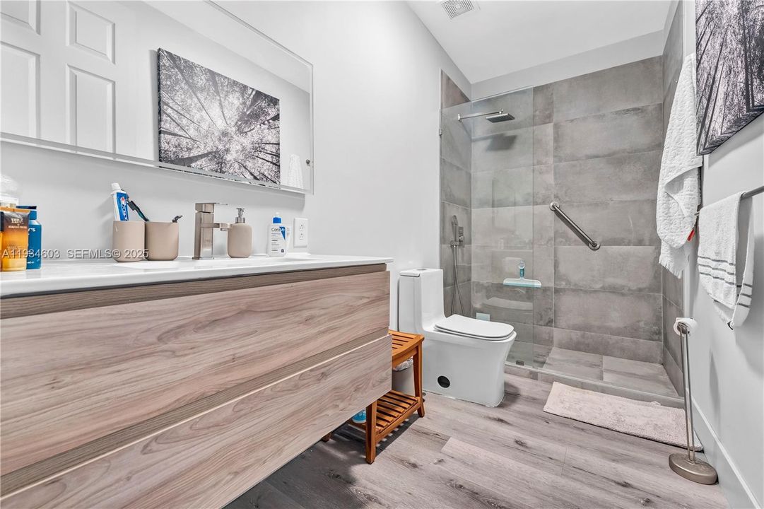 For Rent: $6,950 (3 beds, 2 baths, 2469 Square Feet)