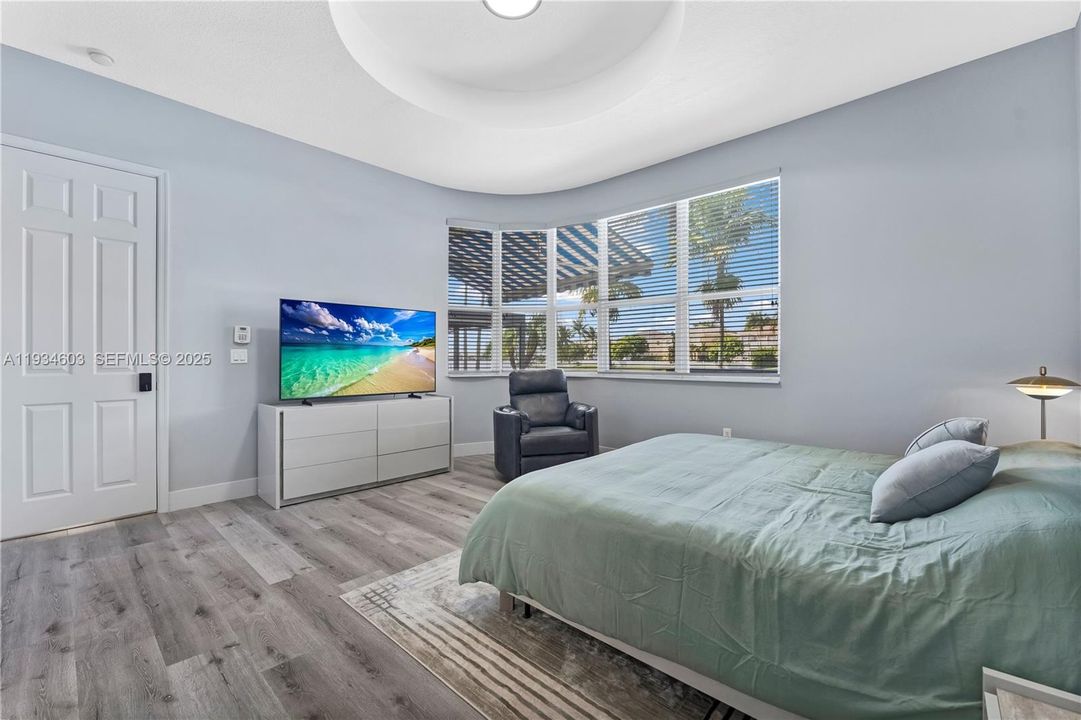 For Rent: $6,950 (3 beds, 2 baths, 2469 Square Feet)