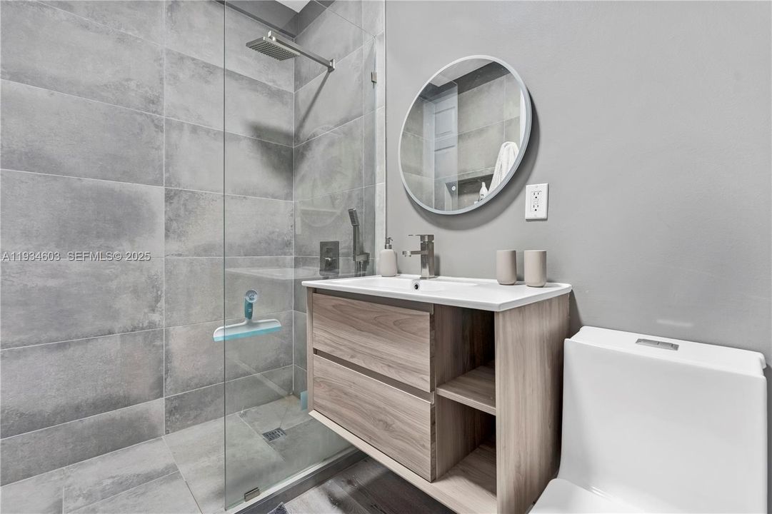 For Rent: $6,950 (3 beds, 2 baths, 2469 Square Feet)