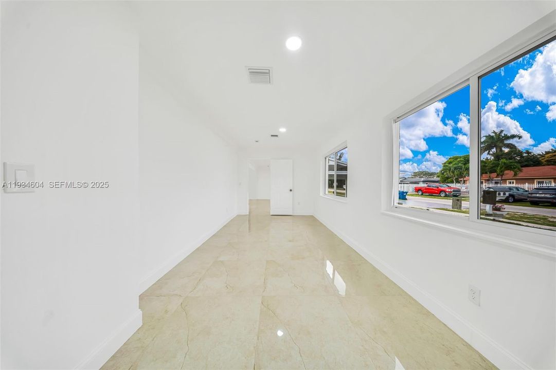 For Sale: $705,000 (4 beds, 2 baths, 1871 Square Feet)