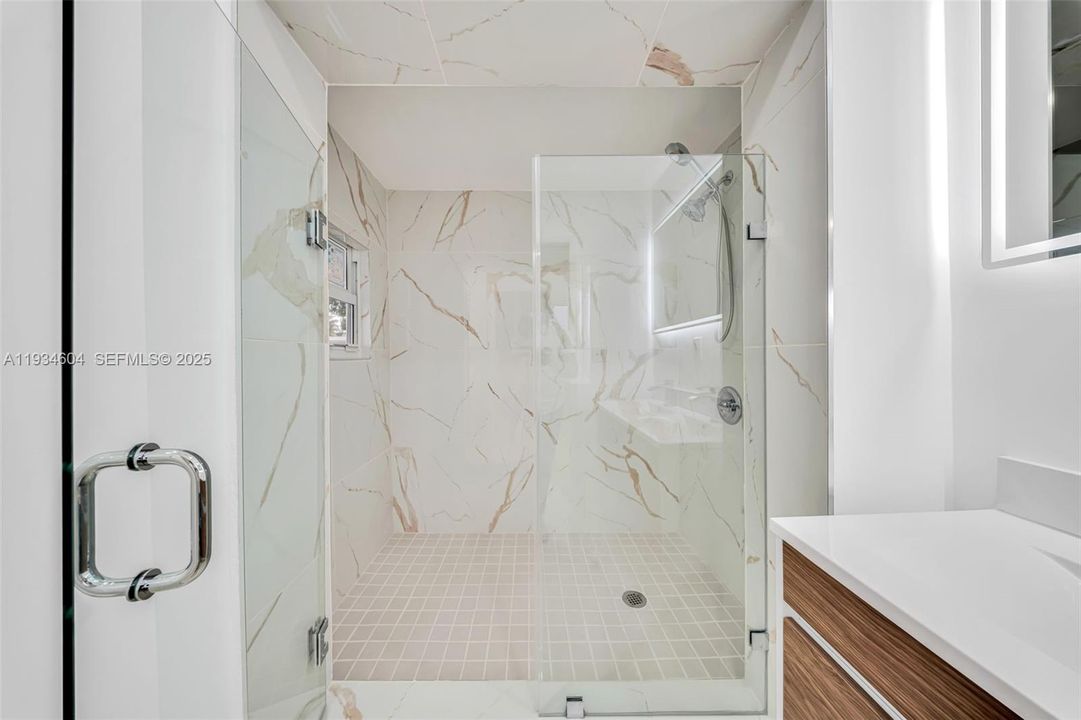 For Sale: $705,000 (4 beds, 2 baths, 1871 Square Feet)