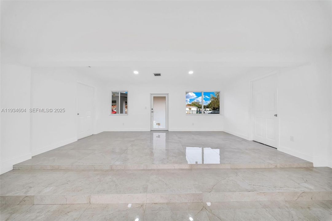 For Sale: $705,000 (4 beds, 2 baths, 1871 Square Feet)