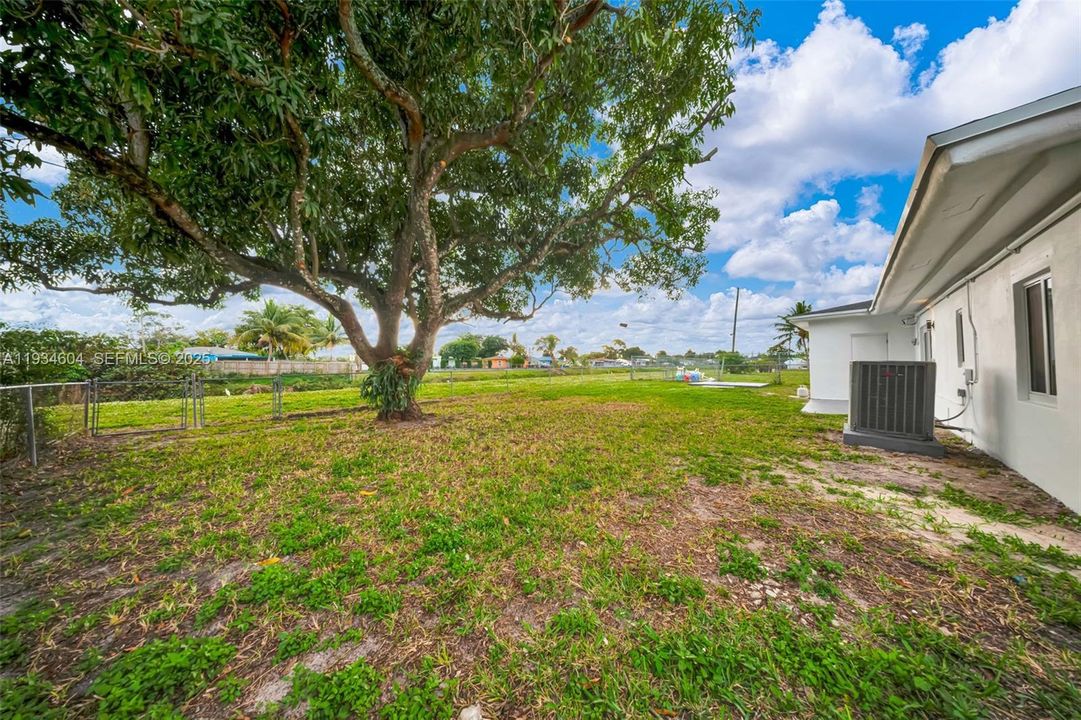 For Sale: $705,000 (4 beds, 2 baths, 1871 Square Feet)