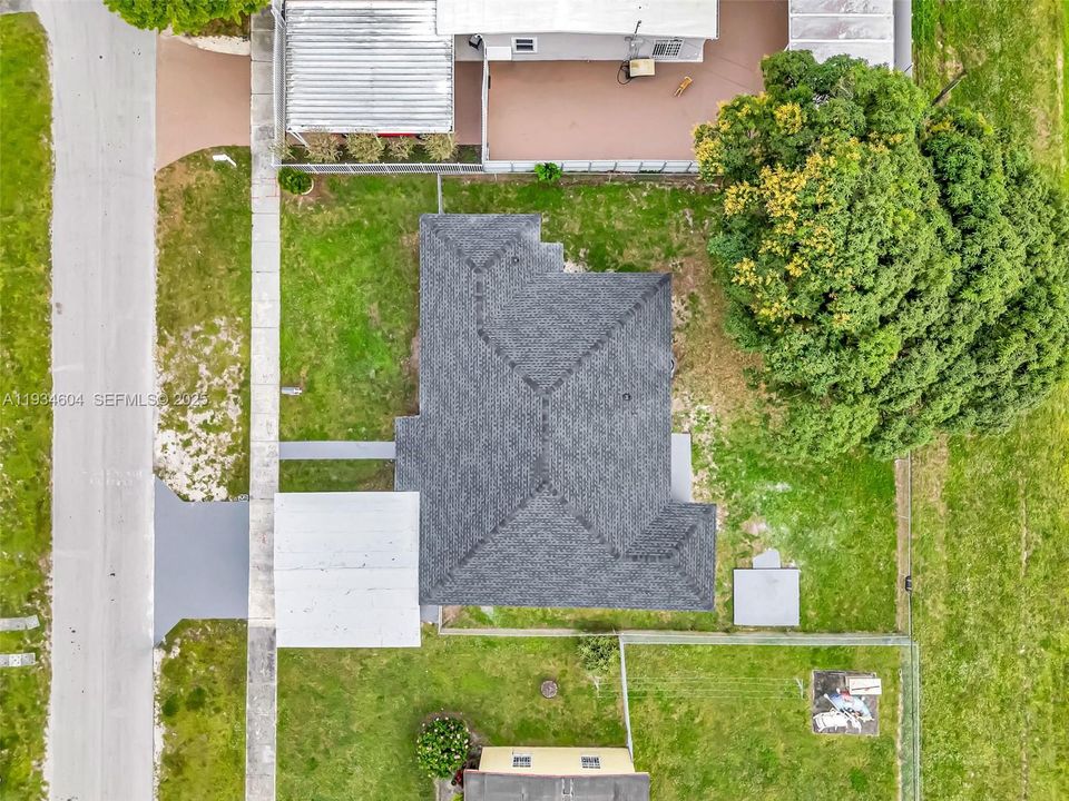 For Sale: $705,000 (4 beds, 2 baths, 1871 Square Feet)