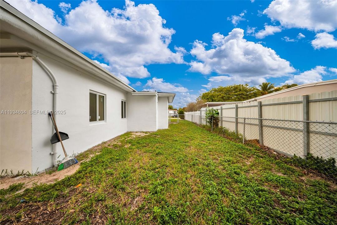 For Sale: $705,000 (4 beds, 2 baths, 1871 Square Feet)