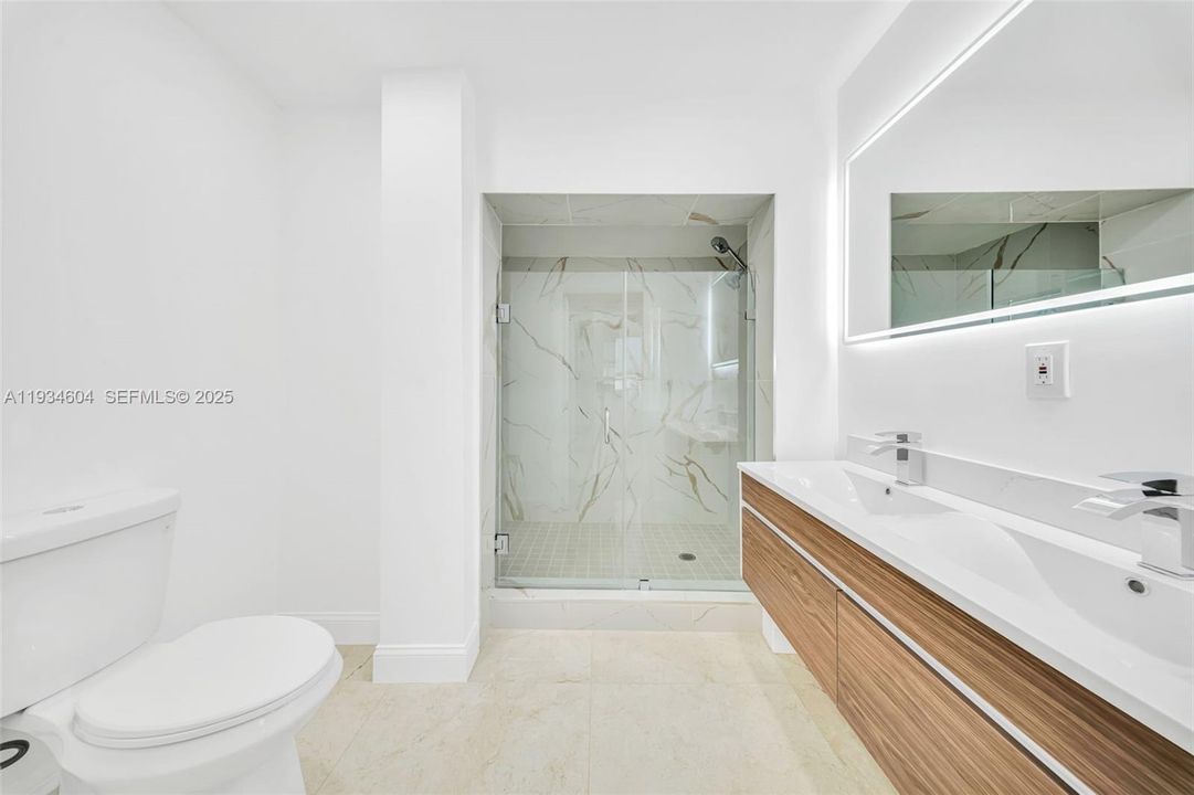 For Sale: $705,000 (4 beds, 2 baths, 1871 Square Feet)