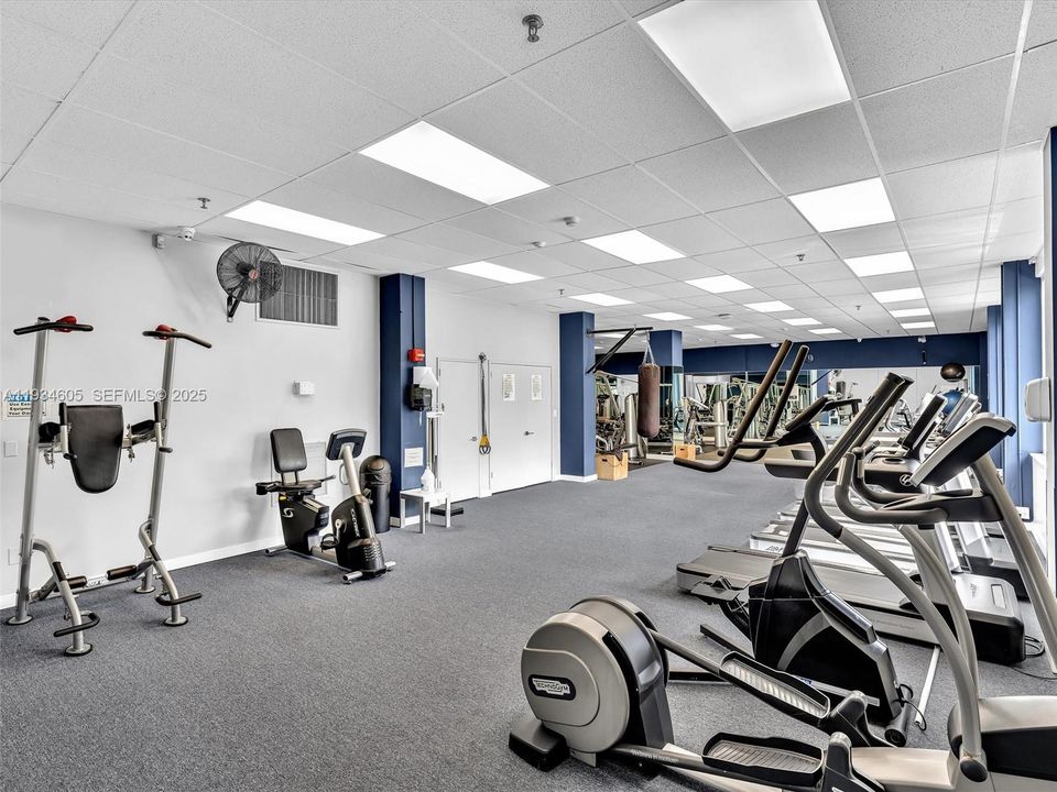 For Rent: $3,000 (0 beds, 1 baths, 592 Square Feet)