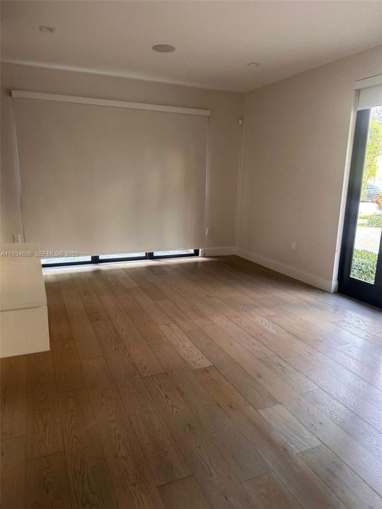 出租: $6,500 (4 贝兹, 3 浴室, 2844 平方英尺)