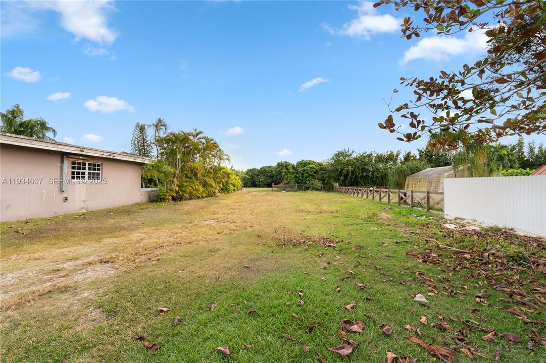 For Sale: $1,650,000 (3 beds, 2 baths, 1790 Square Feet)