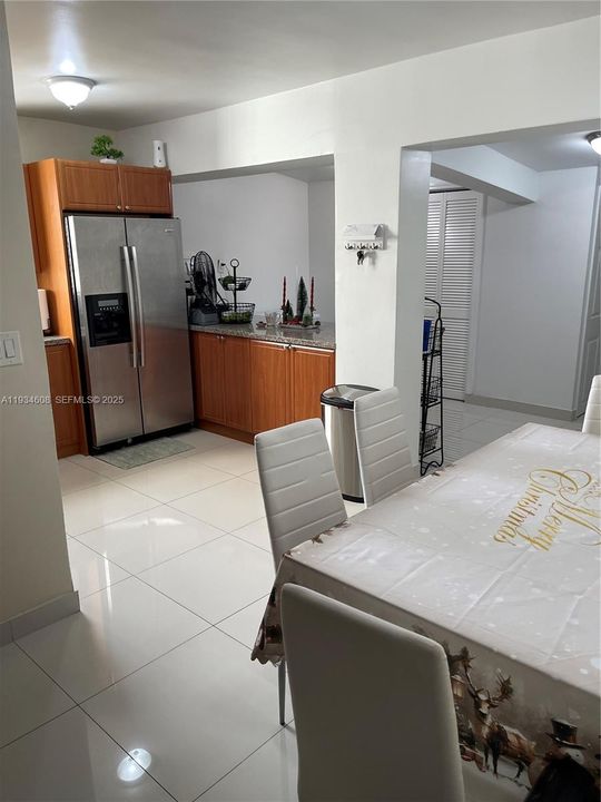 For Rent: $3,500 (4 beds, 2 baths, 1653 Square Feet)