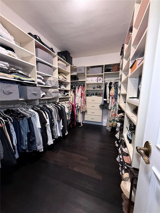 В аренду: $5,600 (3 спален, 2 ванн, 1407 Квадратных фут)