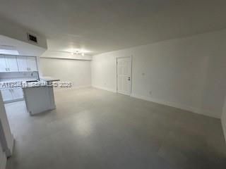 待售: $235,000 (1 贝兹, 1 浴室, 813 平方英尺)