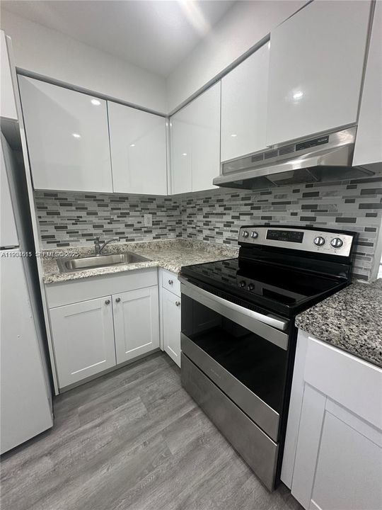 待售: $215,000 (1 贝兹, 1 浴室, 0 平方英尺)