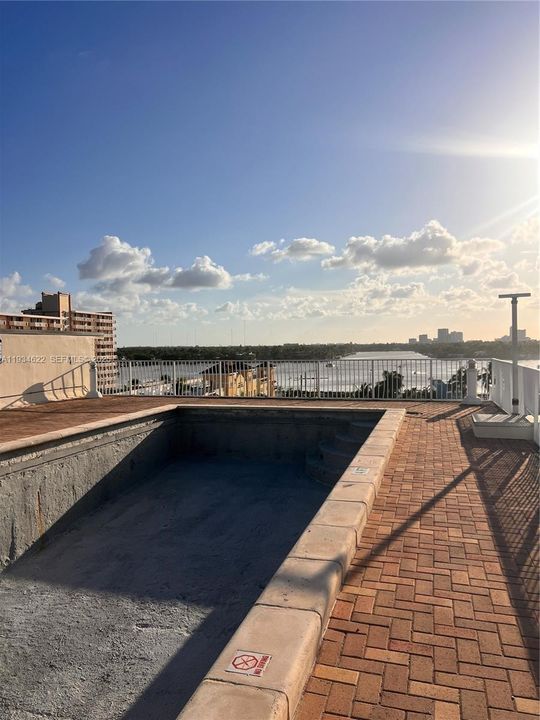 En Venta: $425,000 (1 camas, 1 baños, 660 Pies cuadrados)