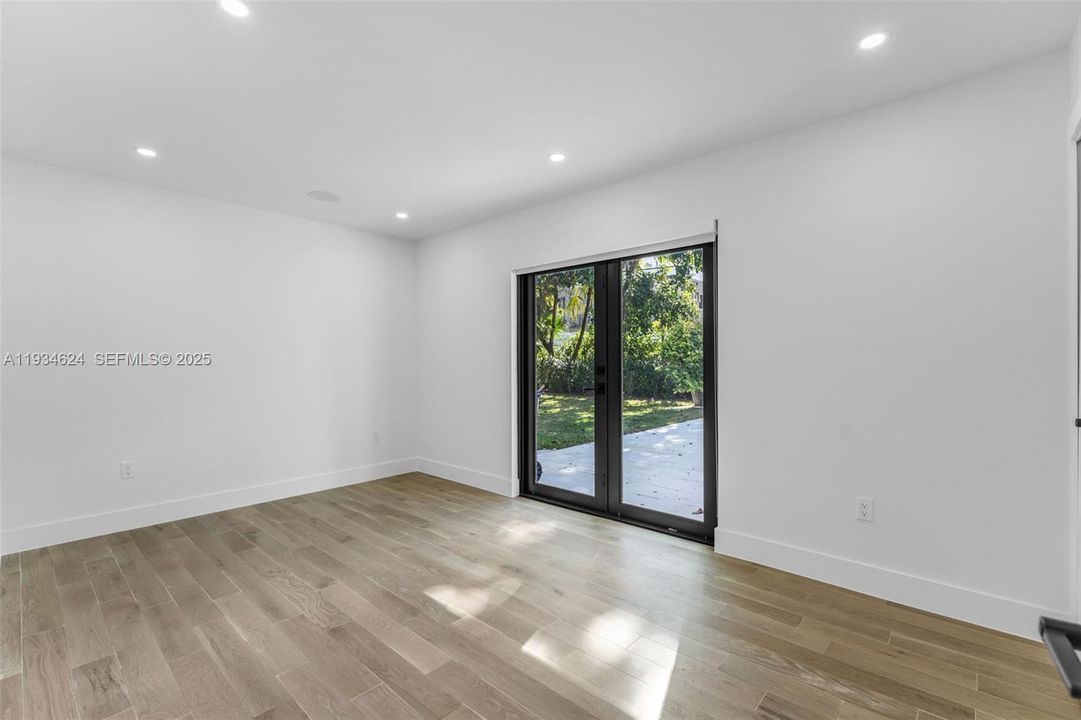 В аренду: $11,000 (4 спален, 3 ванн, 2847 Квадратных фут)