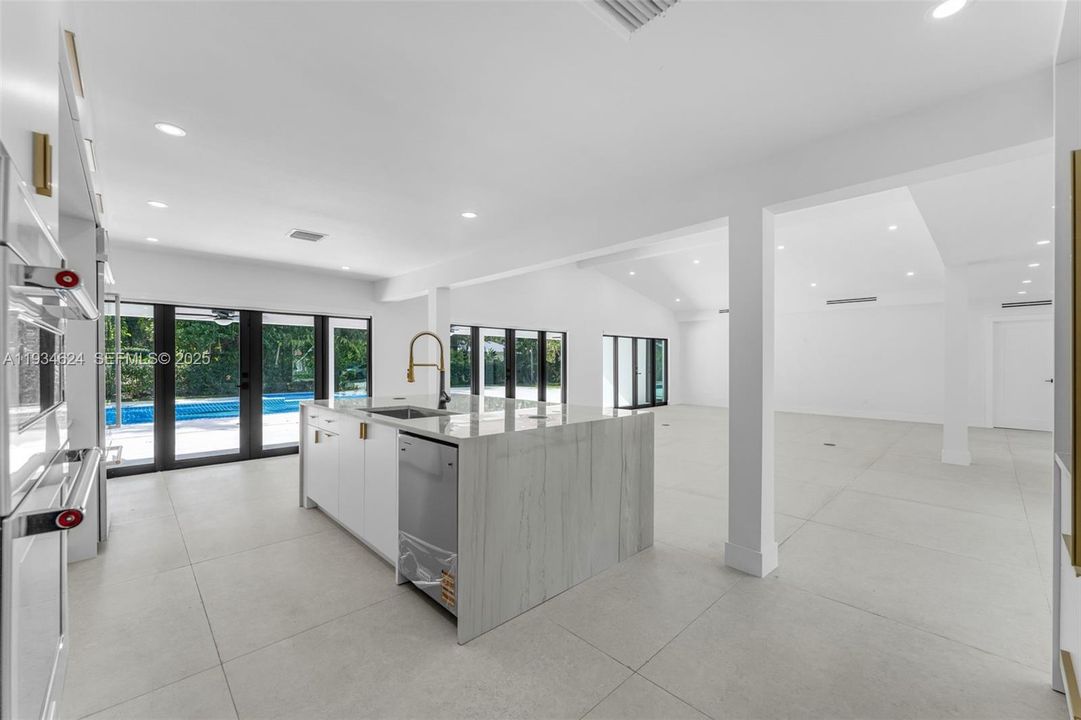 В аренду: $11,000 (4 спален, 3 ванн, 2847 Квадратных фут)