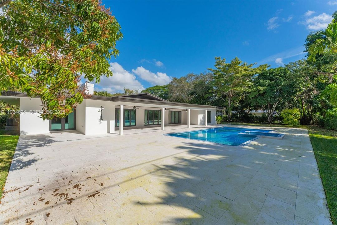 В аренду: $11,000 (4 спален, 3 ванн, 2847 Квадратных фут)