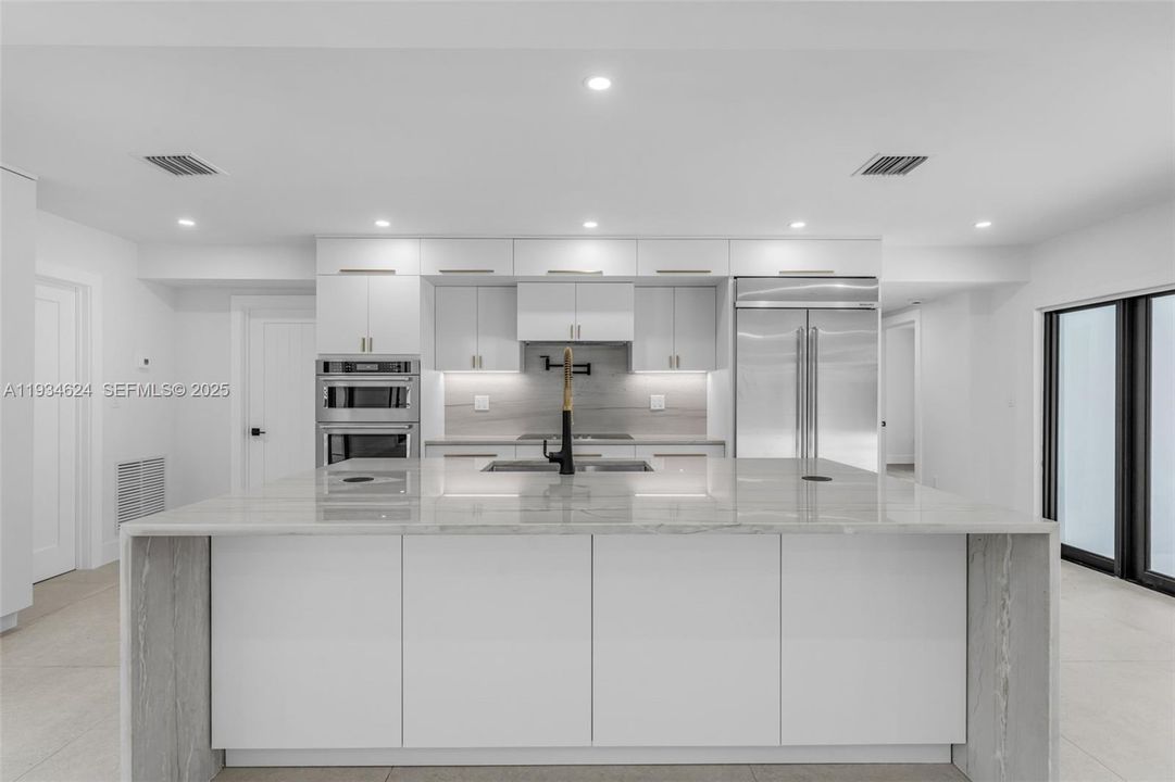 В аренду: $11,000 (4 спален, 3 ванн, 2847 Квадратных фут)