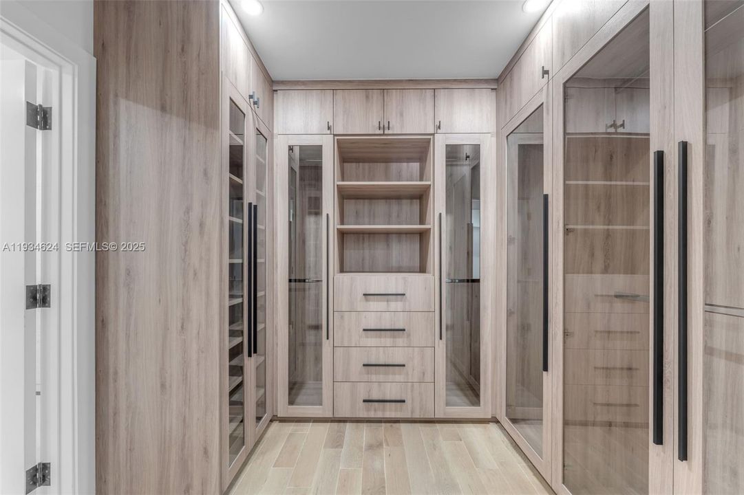 В аренду: $11,000 (4 спален, 3 ванн, 2847 Квадратных фут)