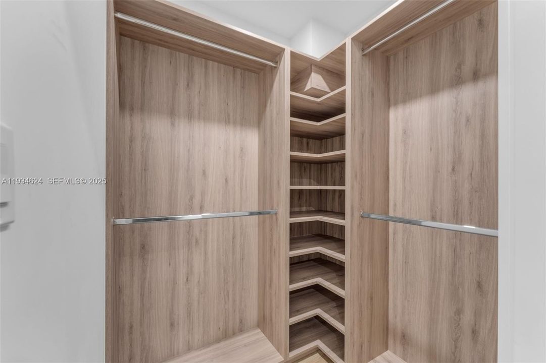 В аренду: $11,000 (4 спален, 3 ванн, 2847 Квадратных фут)