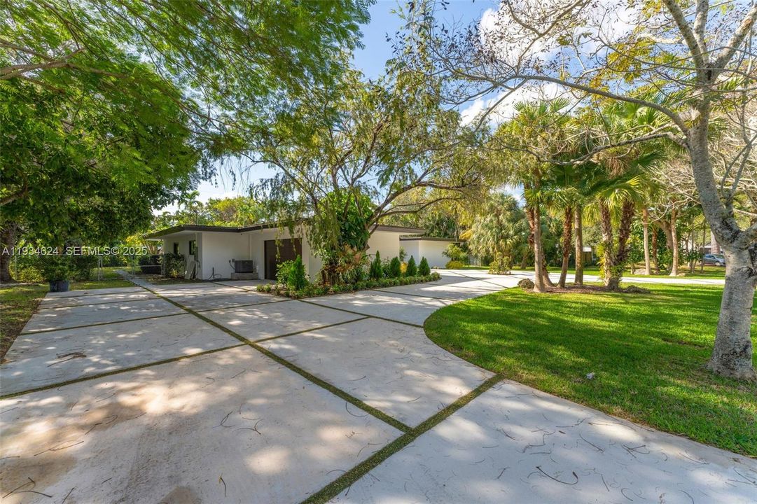 В аренду: $11,000 (4 спален, 3 ванн, 2847 Квадратных фут)