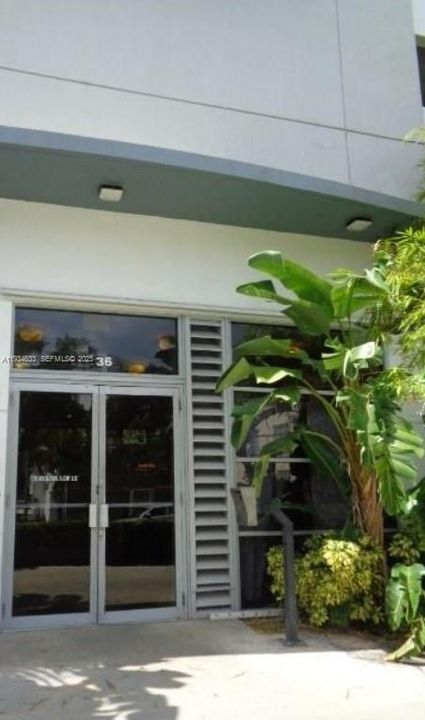 待售: $349,000 (2 贝兹, 2 浴室, 950 平方英尺)