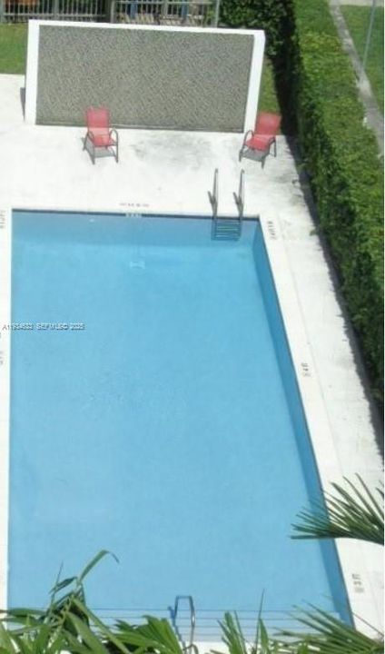 待售: $349,000 (2 贝兹, 2 浴室, 950 平方英尺)