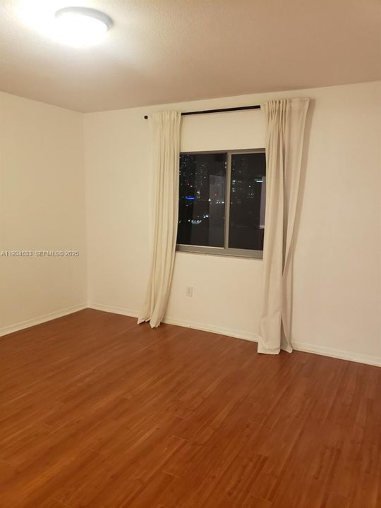 待售: $349,000 (2 贝兹, 2 浴室, 950 平方英尺)