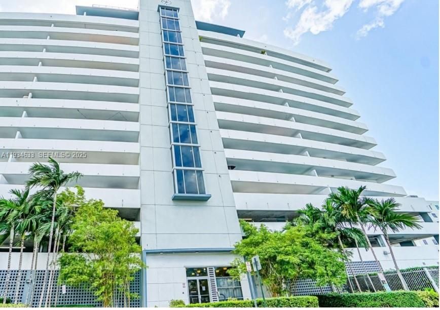 待售: $349,000 (2 贝兹, 2 浴室, 950 平方英尺)