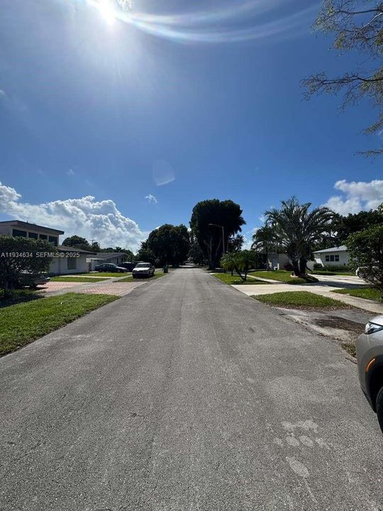 For Rent: $4,800 (3 beds, 2 baths, 1830 Square Feet)