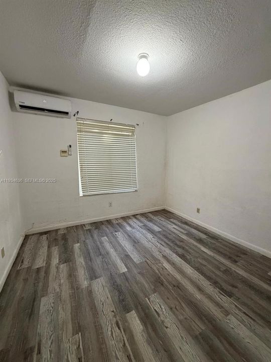 For Rent: $1,700 (2 beds, 1 baths, 510 Square Feet)