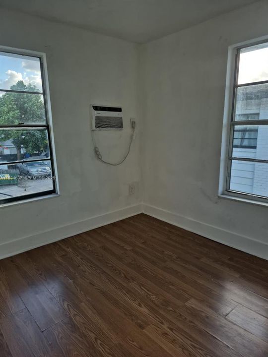 For Rent: $2,100 (2 beds, 1 baths, 7239 Square Feet)