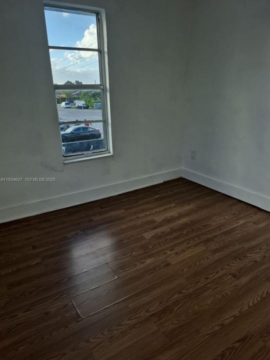 For Rent: $2,100 (2 beds, 1 baths, 7239 Square Feet)