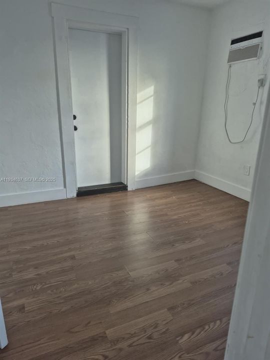 For Rent: $2,100 (2 beds, 1 baths, 7239 Square Feet)