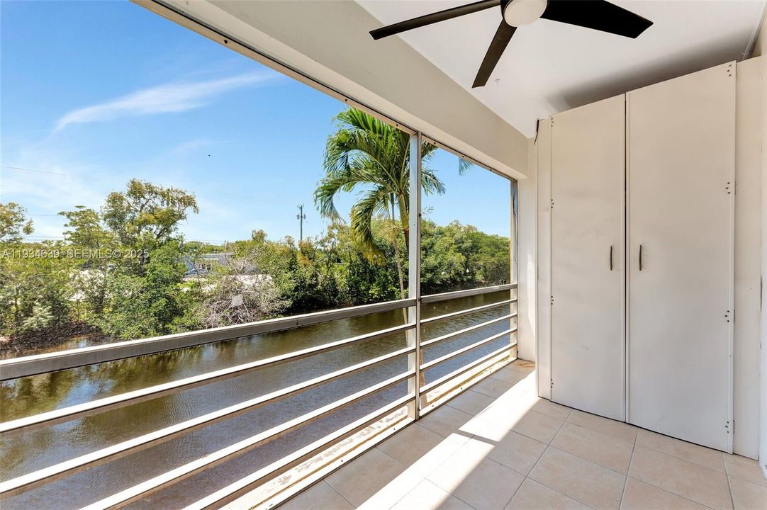 For Rent: $2,600 (2 beds, 1 baths, 900 Square Feet)