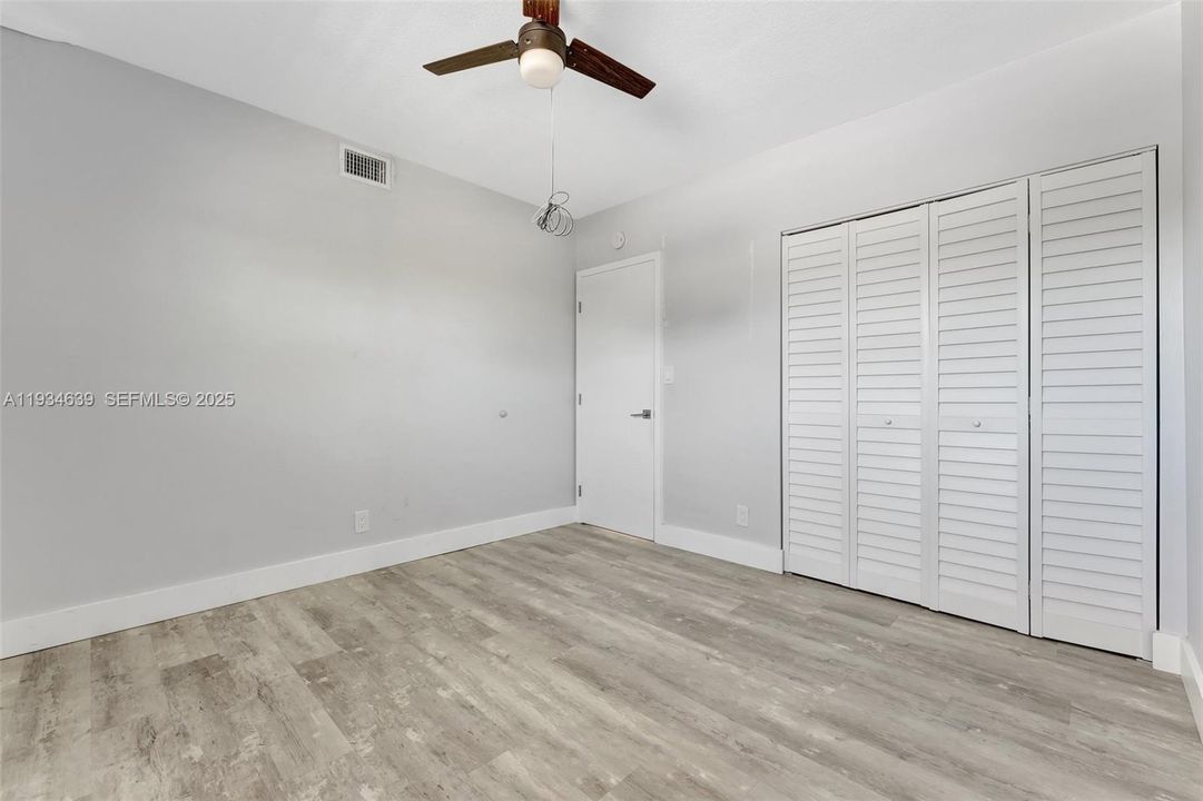 For Rent: $2,600 (2 beds, 1 baths, 900 Square Feet)