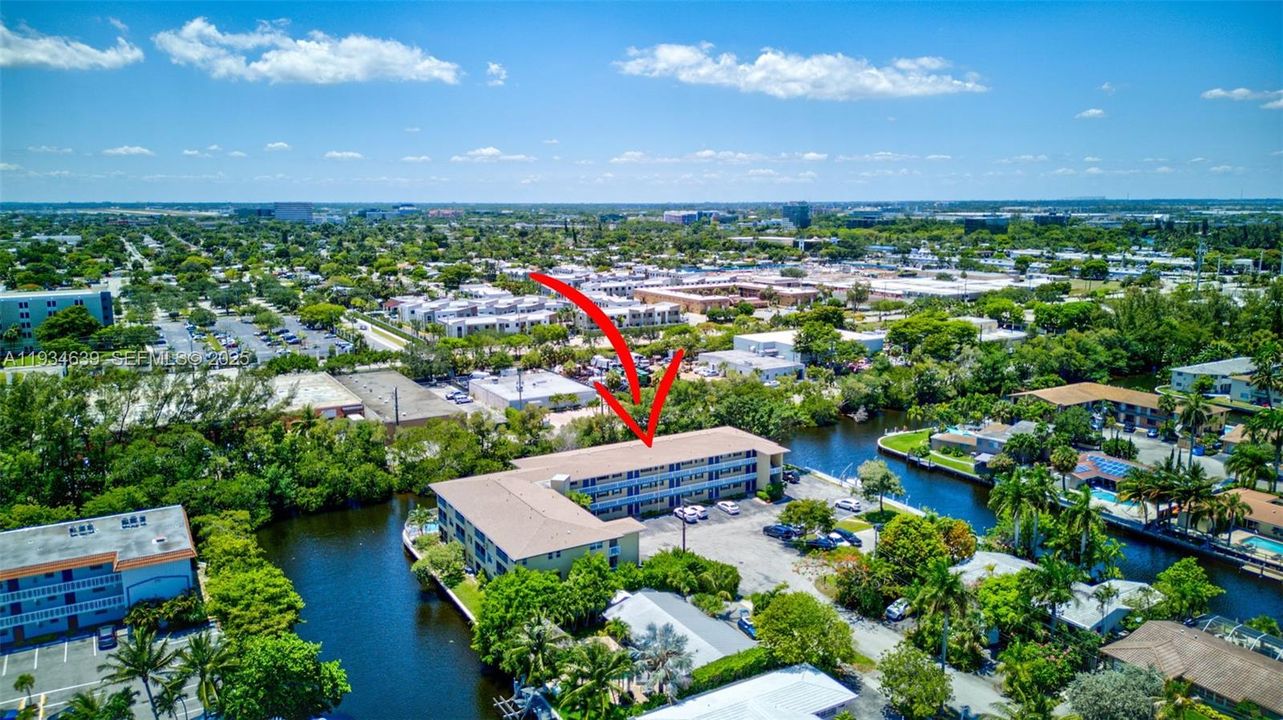 For Rent: $2,600 (2 beds, 1 baths, 900 Square Feet)