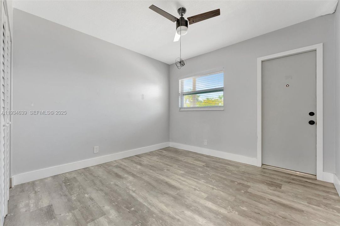 For Rent: $2,600 (2 beds, 1 baths, 900 Square Feet)