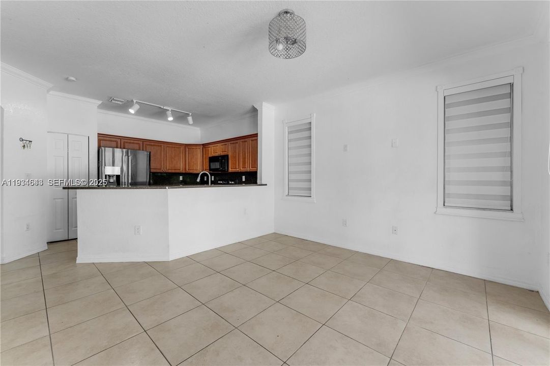 En Venta: $770,000 (4 camas, 3 baños, 1765 Pies cuadrados)