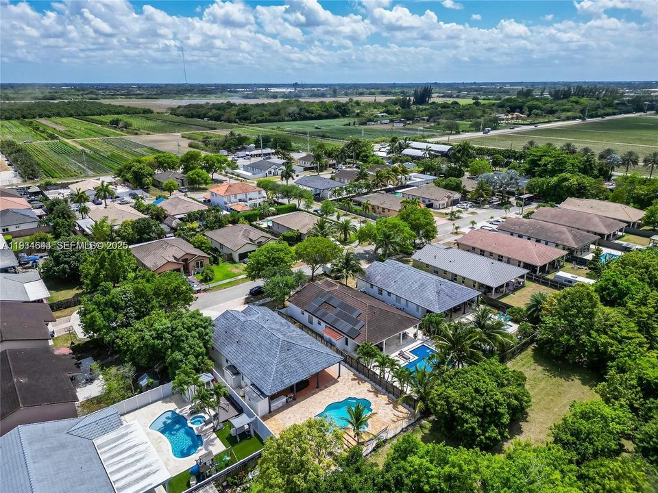 En Venta: $770,000 (4 camas, 3 baños, 1765 Pies cuadrados)