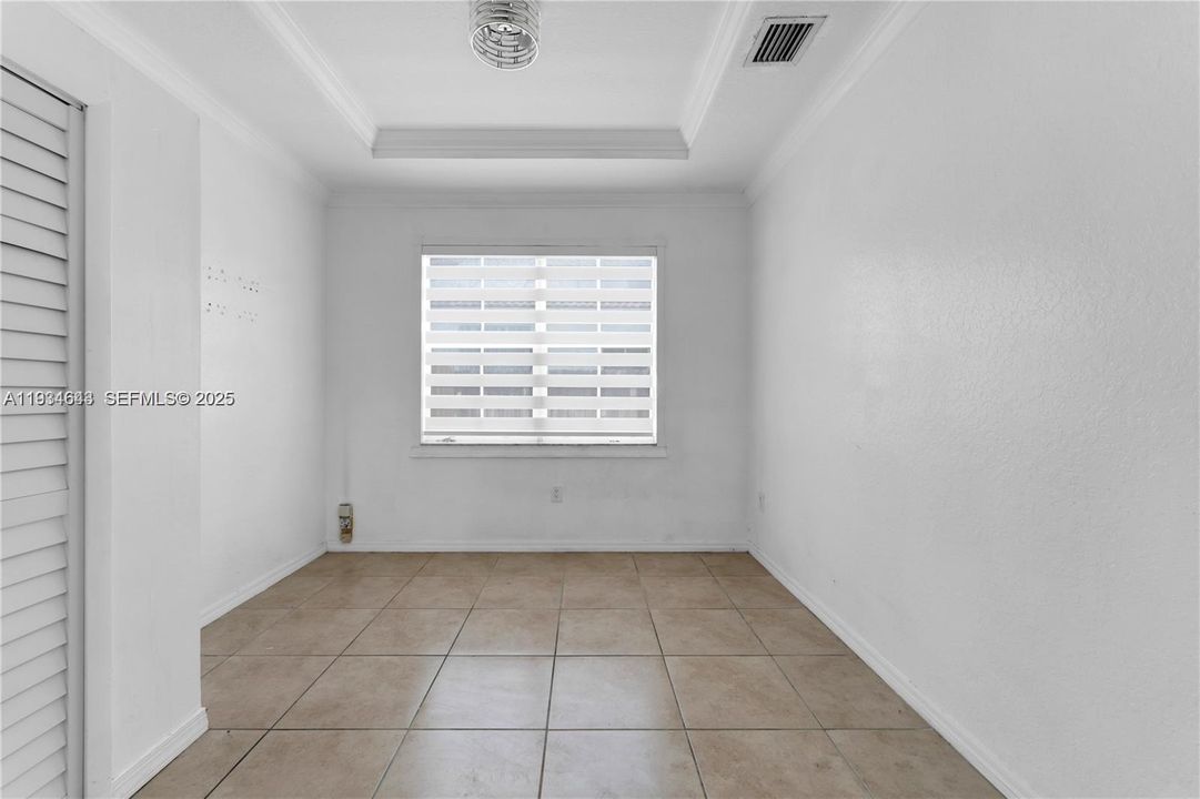 En Venta: $770,000 (4 camas, 3 baños, 1765 Pies cuadrados)