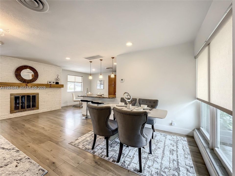 待售: $749,999 (3 贝兹, 2 浴室, 1744 平方英尺)