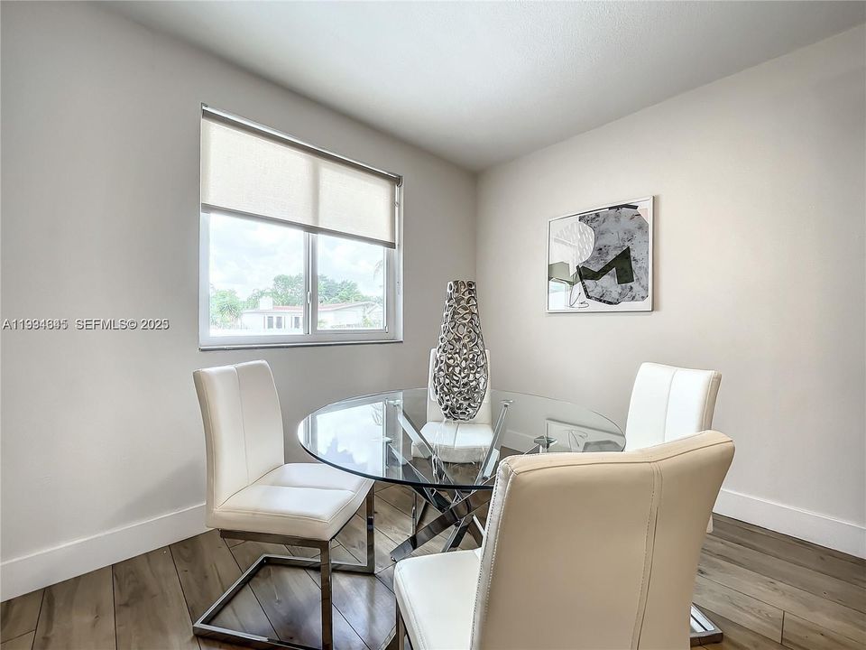 待售: $749,999 (3 贝兹, 2 浴室, 1744 平方英尺)