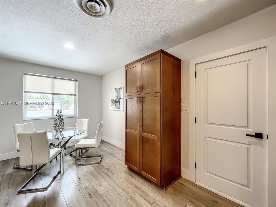 待售: $749,999 (3 贝兹, 2 浴室, 1744 平方英尺)