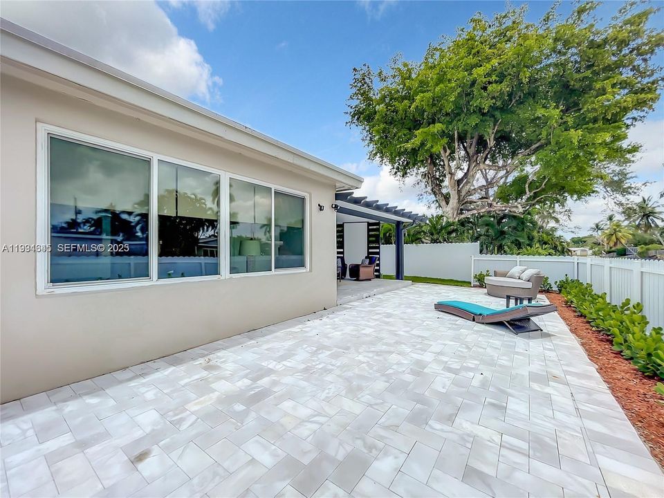 待售: $749,999 (3 贝兹, 2 浴室, 1744 平方英尺)