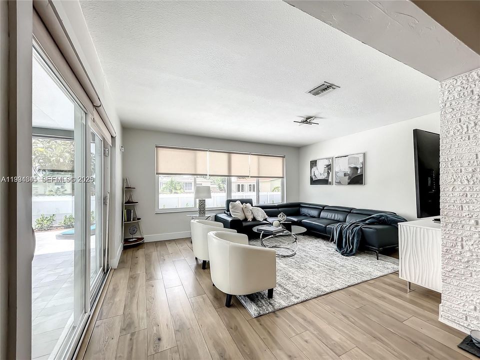 待售: $749,999 (3 贝兹, 2 浴室, 1744 平方英尺)