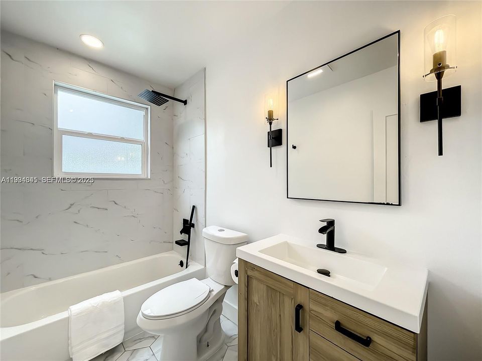 待售: $749,999 (3 贝兹, 2 浴室, 1744 平方英尺)