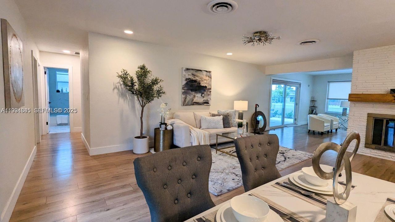 待售: $749,999 (3 贝兹, 2 浴室, 1744 平方英尺)